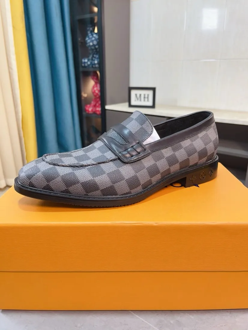 Ex-factory price 720🌹🌹High version [LV] Louis Vuitton's popular casual leather shoes🎖Fashionable and elegant🎖🎖Material: Original imported open-edge beaded cowhide, washed cowhide leather lining, original open-molded rubber outsole, high-end and classy, ​​elegant quality, instantly transforming into a handsome man ❤❤Standard\nNumber: 38-44